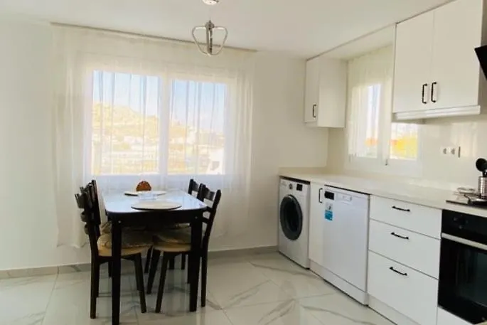 E-my Marina Daire Çeşme